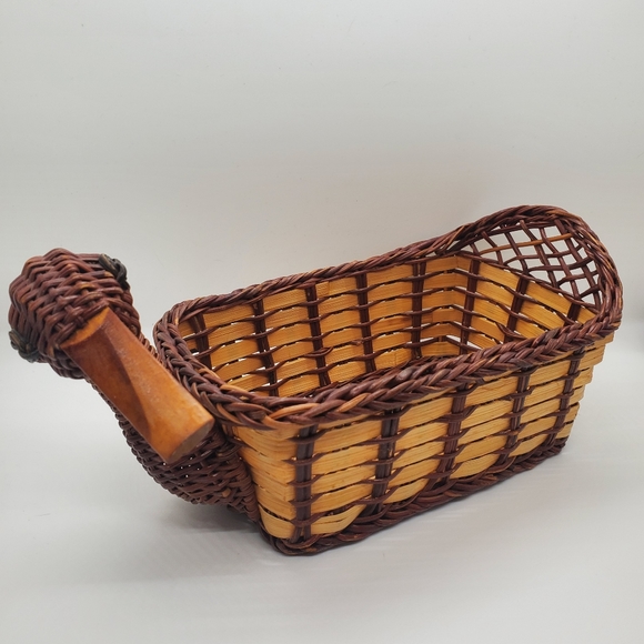 Vintage Duck Wicker Basket - Picture 2 of 8